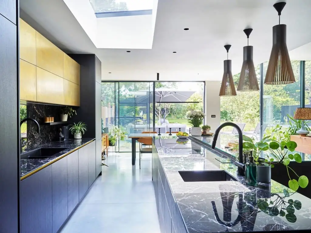 Black Veneers and Liquid Metal Doors Finish